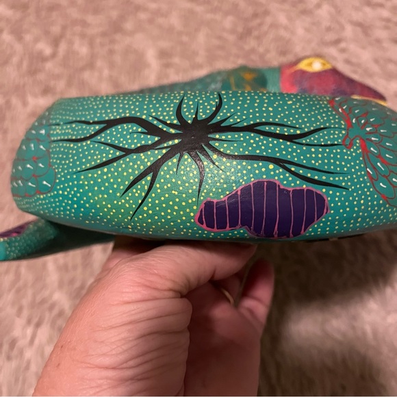 Iguana Alebrije Wood sculpture folk art Oaxaca, Mexico Javier C - Picture 5 of 11